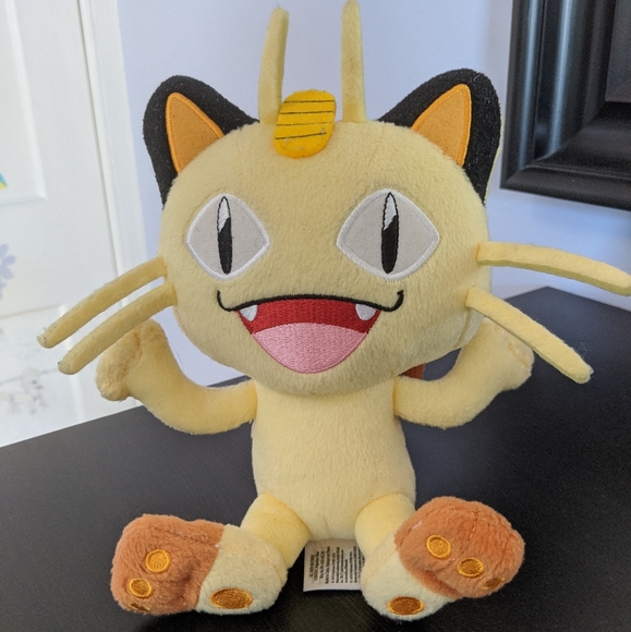 Hot Topic Other - Meowth plushie